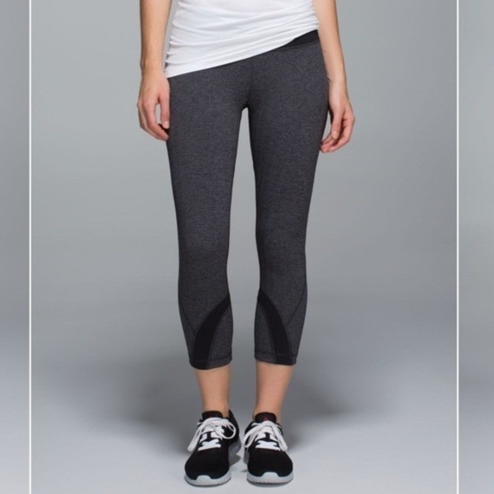 Lululemon Run Inspire Crop II Leggings Size 4 Gray/Black - Picture 2 of 10